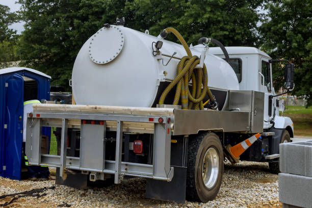 Best Portable restroom trailer rental  in Fredonia, KS